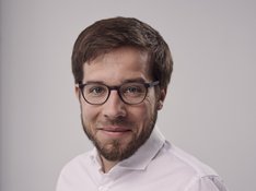 pressefoto-victor-perli.jpg